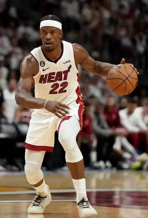 开云体育-巴特勒迎来十二赛季出色发挥，中国队观众热烈欢呼！