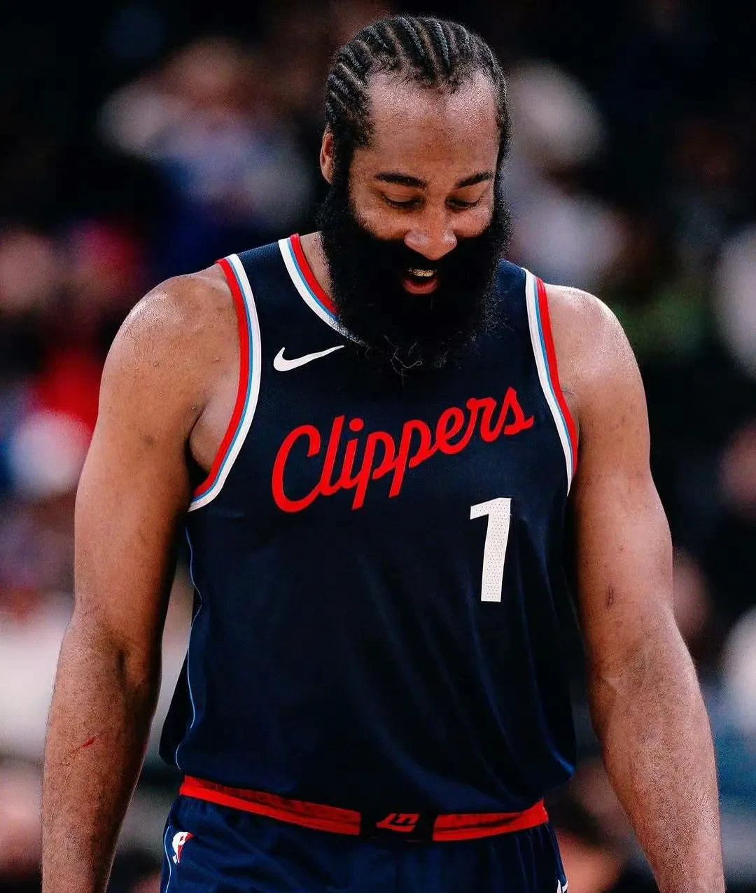 开云-哈登在老鹰比赛中大胜，高光表现引发热议！的简单介绍